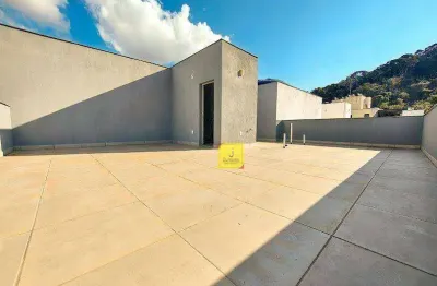 Cobertura com 2 quartos, amplo terraço com previsão para área gourmet e garagem no recanto da mata