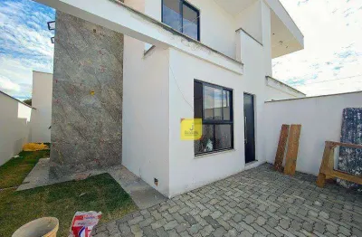 Casa com 3 quartos (2 suítes), área externa e 2 vagas no jardim são joão