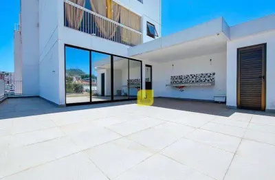 Cobertura linear com 2 quartos (suíte), terraço e elevador no mariano procópio