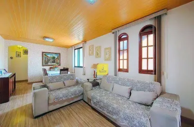 Casa (2º andar) com 3 quartos (suíte), terraço coberto e 2 vagas no cidade do sol