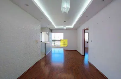 Amplo apto de 2 quartos com suíte, varanda gourmet e garagem no São Pedro