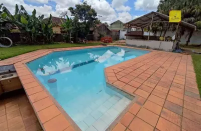 Maravilhosa granja, com excelente localização, com terreno totalmente plano de 2.500m², com piscina e varanda gourmet, no bairro novo horizonte.