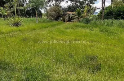 Excelente terreno, totalmente plano, com 2.000m², no centro de goianá.