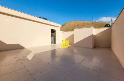 Linda cobertura de 2 quartos com suíte, garagem e elevador no recanto da mata