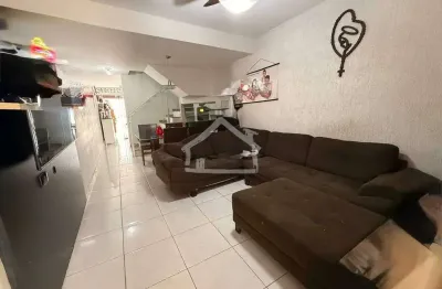 Casa Geminada à Venda em Santana do Paraíso (Bom Pastor) - 2 Quartos, 80 m²