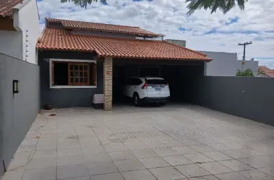 Casa com 3 quartos à venda na Rua Gildo de Freitas, 345, Jardim dos Lagos, Guaíba