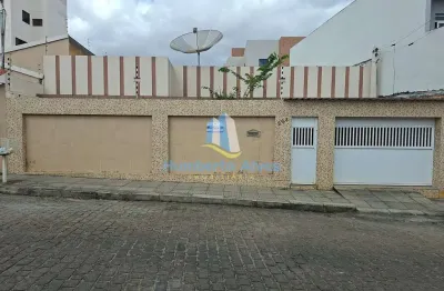 Casa com 3 quartos à venda na Rua Anísio Teixeira, 254, Centro, Vitória da Conquista