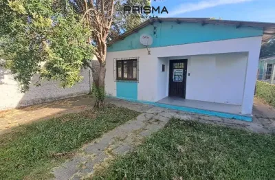 3 dormitórios, banheiro, ampla cozinha, área de serviço e pátio