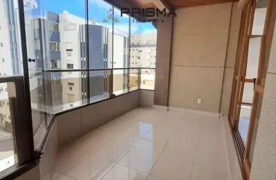 4 dormitórios + escritório, 2 suítes, sacada fechada, 2 vagas no centro