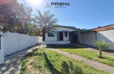 Casa mista 3 dormitórios com 2 vagas de garagem e pátio - chácara das flores