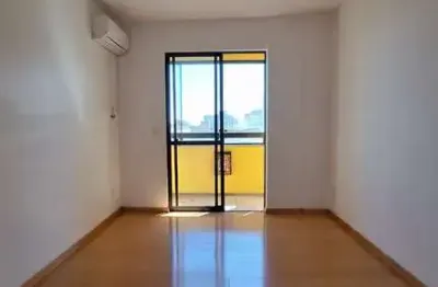Apartamento 2 dormitórios com sacada fechada cozinha planejada, centro, santa ma