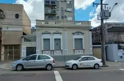 Casa comercial com 3 ambientes e 2 banheiros centro de santa maria - rs