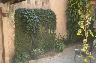 Casa térrea com 3 dormitórios, suíte e edícula — próxima ao metrô guilhermina, sp