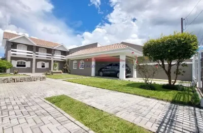 Imperdível sobrado à venda em curitiba-pr, bairro uberaba: 3 quartos, 1 suíte, 3 salas, 4 banheiros, 2 vagas de garagem, 230m² de área.