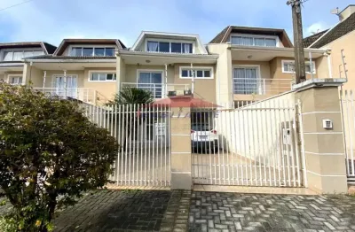 Sobrado à venda em curitiba-pr, bairro uberaba: 3 quartos, sendo 1 suíte, 4 banheiros, 176,44 m² de área.