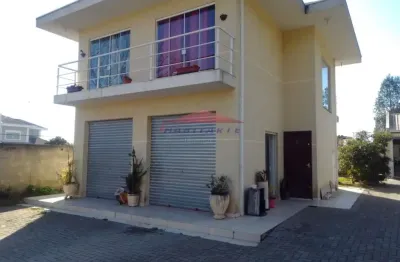 Sobrado de 2 quartos no guatupê: venda ou locação em são josé dos pinhais-pr - 59m², 6 vagas de garagem.