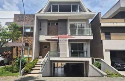 Sobrado de luxo com 3 quartos e 5 vagas de garagem no bairro uberaba - curitiba-pr