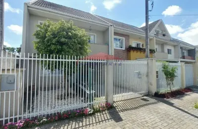 Imperdível sobrado à venda em curitiba-pr, no bairro uberaba: 3 quartos, sendo 1 suíte, 1 sala ampla , 2 banheiros, 1 vaga de garagem, 182,11 m²