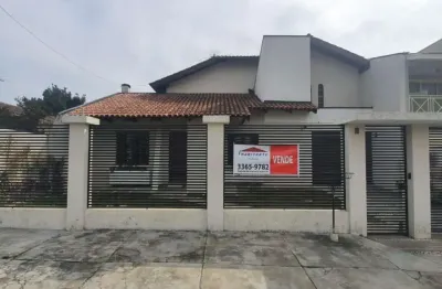Excelente residência em 2 pavimentos à venda no bairro uberaba-curitiba-pr