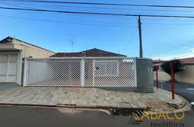 Casa com 3 quartos para alugar no Jardim São Carlos, São Carlos 
