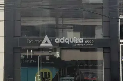 Excelente imóvel comercial, para locação, 110m², amplo salão, pé direito duplo, no centro, em ponta