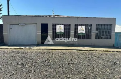 Ampla casa à venda, no começo de uvaranas, contendo 4 quartos, com fácil acesso a pontos comerciais