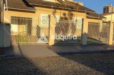 Casa à venda, contendo 3 quartos (sendo 1 suite), 3 banheiros e 4 vagas de garagem, no bairro orfãs