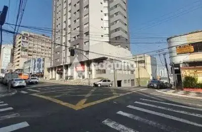 Apartamento  com amplo espaço gourmet à venda, Centro, Ponta Grossa, PR