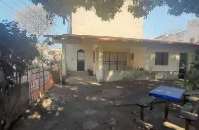 Casa com 3 quartos à venda no Centro, Ipatinga 