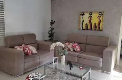 Casa com 2 apartamentos superiores em veneza  -  ipatinga