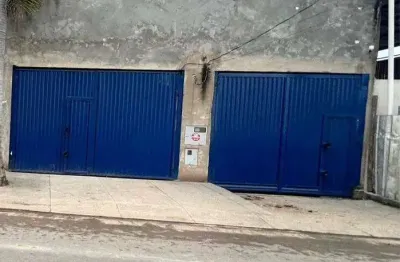 Imóvel comercial de 500m²  com estacionamento coberto