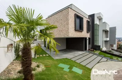 Residência tripléx no condomínio residencial vila paradiso - bairro uberaba
