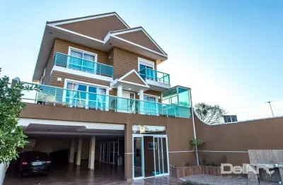 Casa residêncial em estilo neoclássico  - bairro rebouças - 432,00m2 - r$ 1.800.000,00