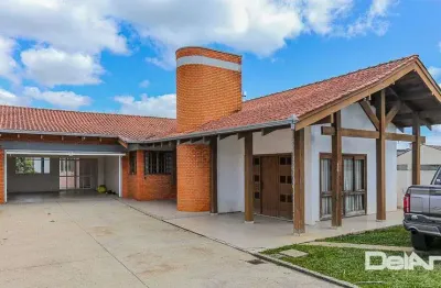 Residência térrea - estilo clássico - (400m2 de construção aproximadamente) - com piscina  - 750m2 de terreno - bairro bom jesus