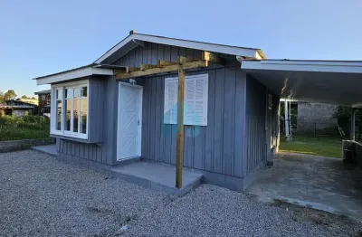 Bela casa localizada no bairro ressacada, em garopaba!