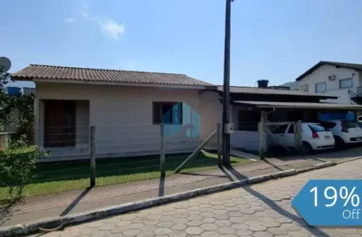 Duas casas localizadas no bairro macacu, em garopaba!