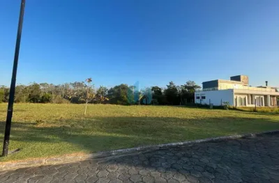 Amplo lote localizado no condomínio rosa internacional, limpa | imbituba - sc