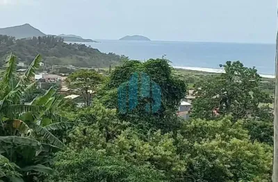 Terreno localizado a 800 m da praia, com linda vista, localizado no bairro gamboa, em garopaba!
