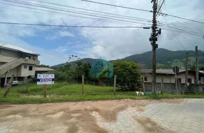 Ótimo terreno localizado a 500 m da praia do siriú, bairro siriú, em garopaba!