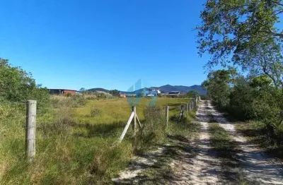 Amplo terreno com acesso à lagoa da ibiraquera, próx. às praias do rosa e ouvidor!
