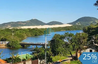 Casa com linda vista p/ mar, lagoa e dunas, no bairro siriú, em garopaba!