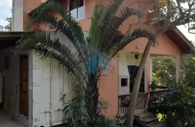 Casa próxima à lagoa de ibiraquera e ao centrinho do rosa, bairro ibiraquera, em imbituba.