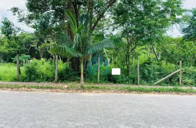 Ótimo terreno localizado a 1,5 km da praia da barra, bairro encantada, em garopaba!
