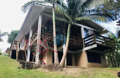 Linda casa próxima ao centro da cidade e praia da barra, encantada | garopaba - sc
