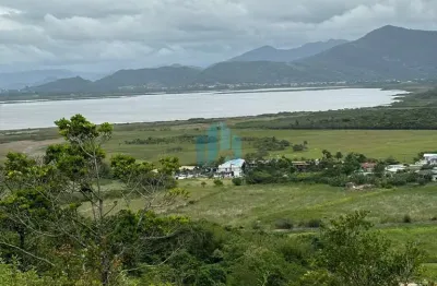 Lindo terreno p/ investimento, com vista p/ lagoa da ferrugem, no morro da silveira, em garopaba!