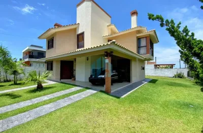 Bela casa localizada no loteamento quinta dos açores, ambrósio | garopaba - sc