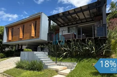 Bela Casa a 250 m da Praia, ao Lado do Centro da Cidade, Condomínio Mar Azul, Ferraz | Garopaba - SC