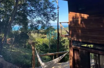Amplo terreno com duas casas, com vista p/ mar, a 1,8 km da praia do siriú, siriú | garopaba - sc