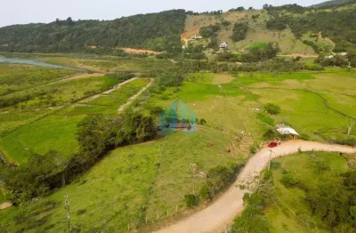 Amplo terreno localizado no bairro costa de macacu, em garopaba!