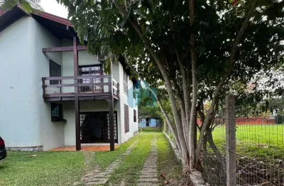 Casa a 150 m da praia (aprox.), próxima ao camping lagoa mar, centro | garopaba - sc